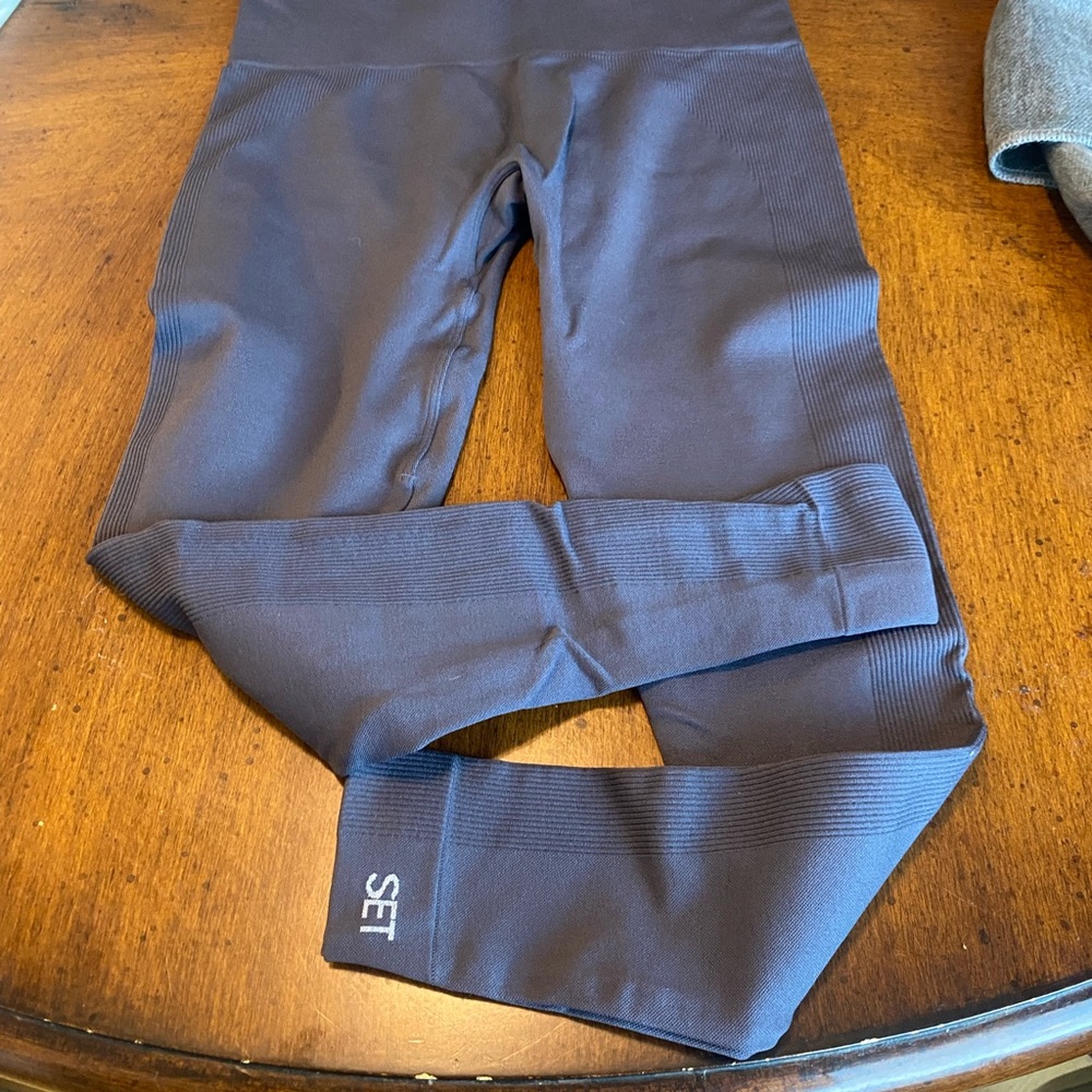 SETactive Bra Top and Leggings Set in Storm